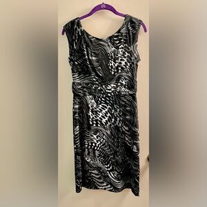MBlack & Grey Abstract Animal Print Sleeveless Dress    SIZE SMALL
